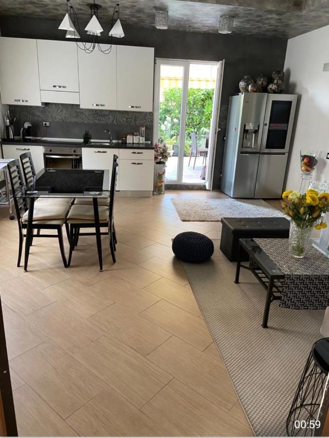 Lovely Apartment Бергамо Екстериор снимка